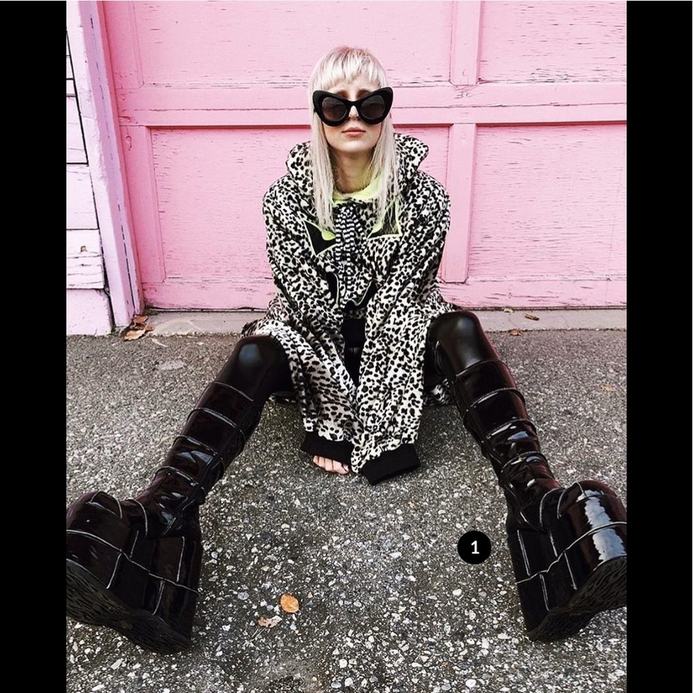 PATENT BLACK STACK 301